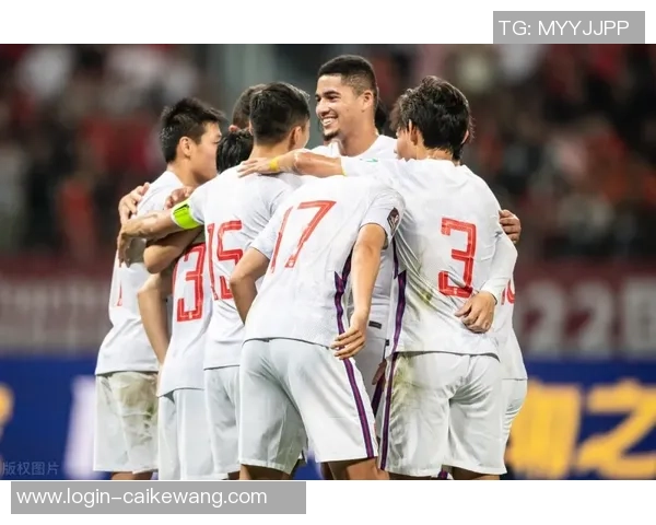 中部海岸水手与西部联的精彩对决展现足球魅力与团队精神